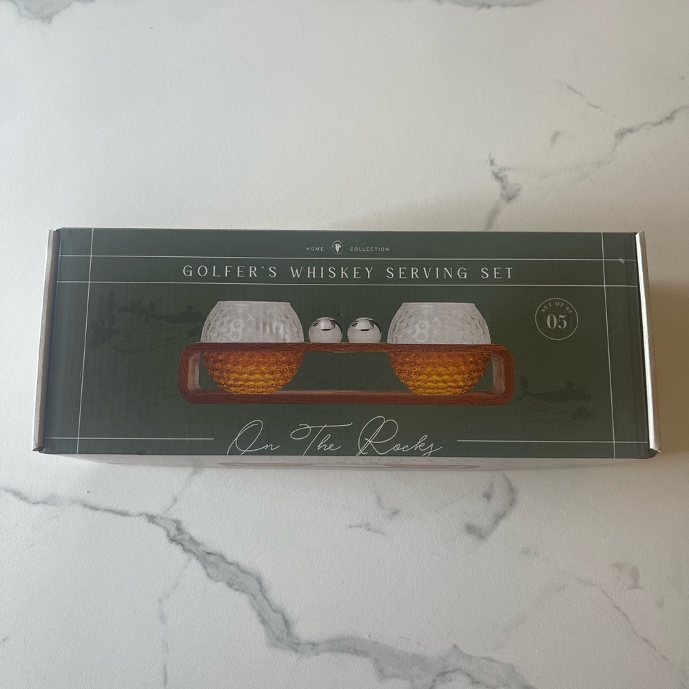 Golfer’s wiskey set